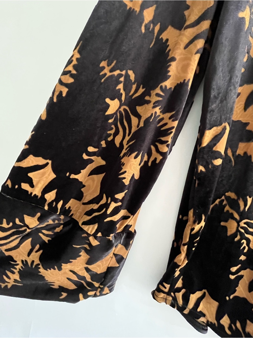 Cleo Whimsigoth Devore Burnout Velvet Floral Bell Sleeve Blouse XS - Picture 5 of 10